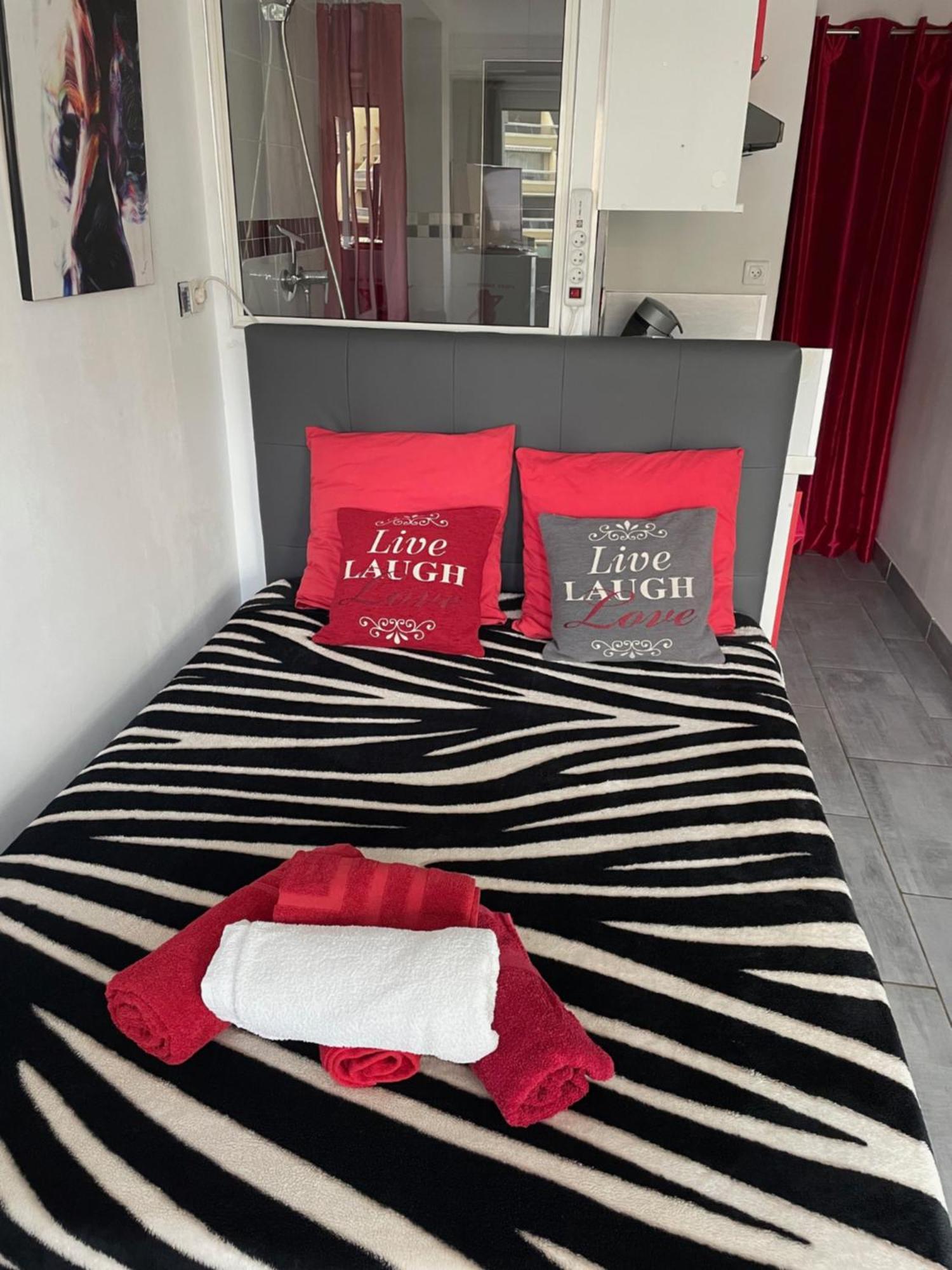 Naturist Paradise In « Swinging Cap » Agde Buitenkant foto